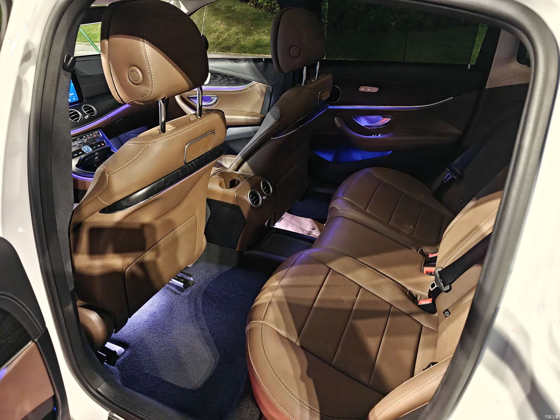 Mercedes-Benz E-Class, 2018 16