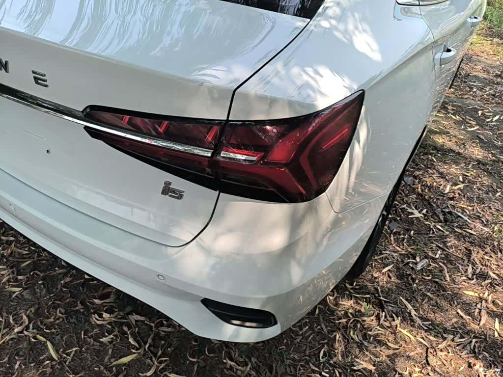 Roewe i5, 2022 8