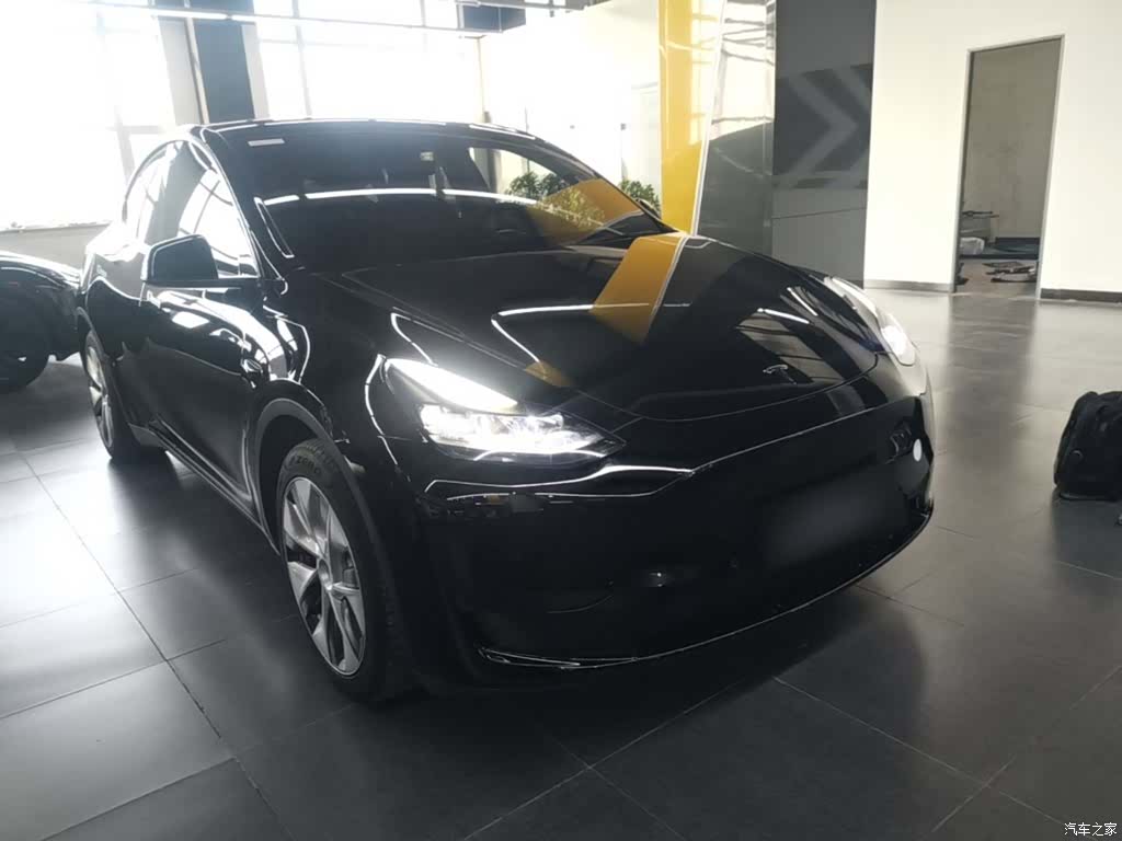 Tesla Model Y, 2022 4