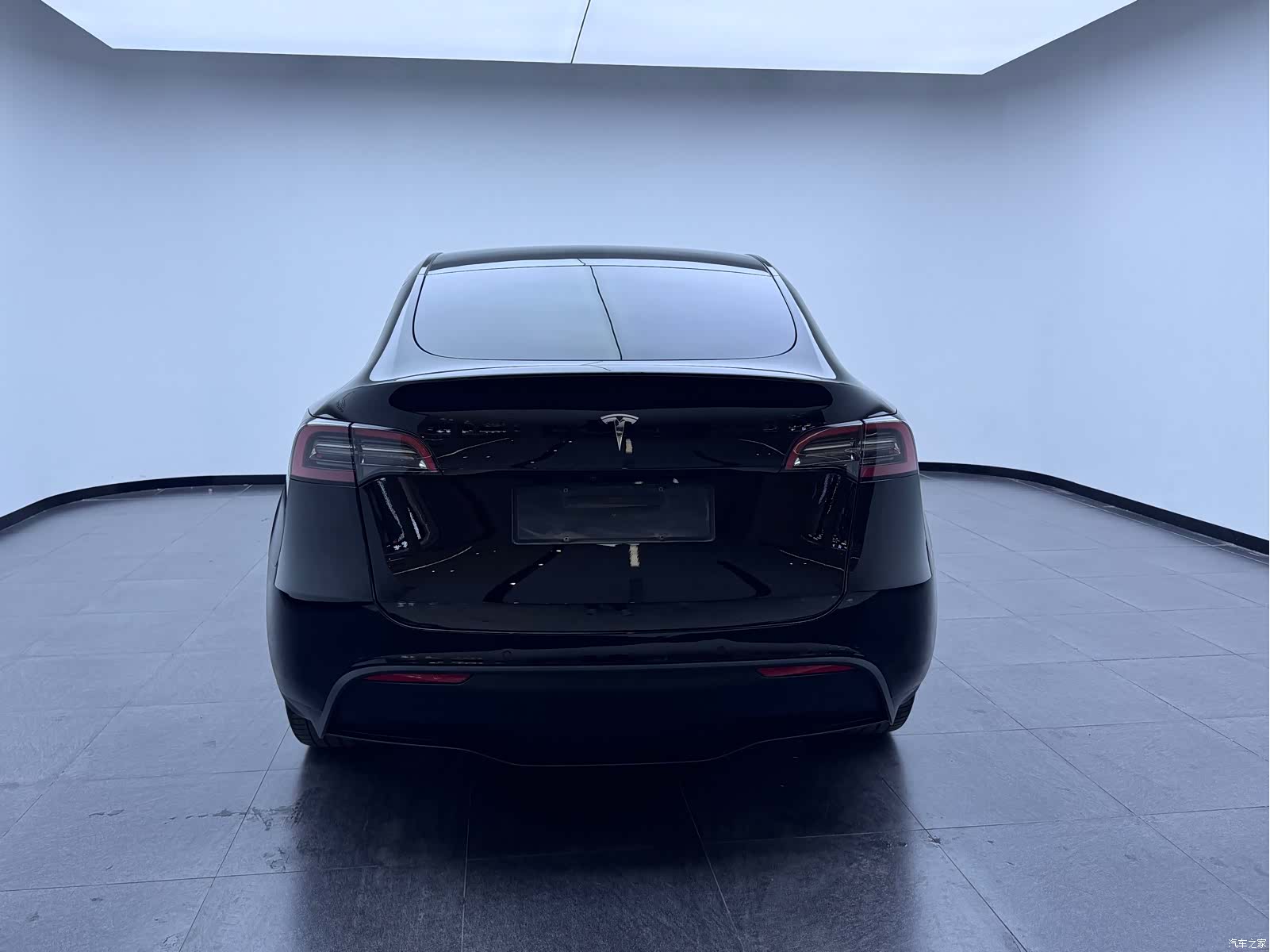 Tesla Model Y, 2023 4