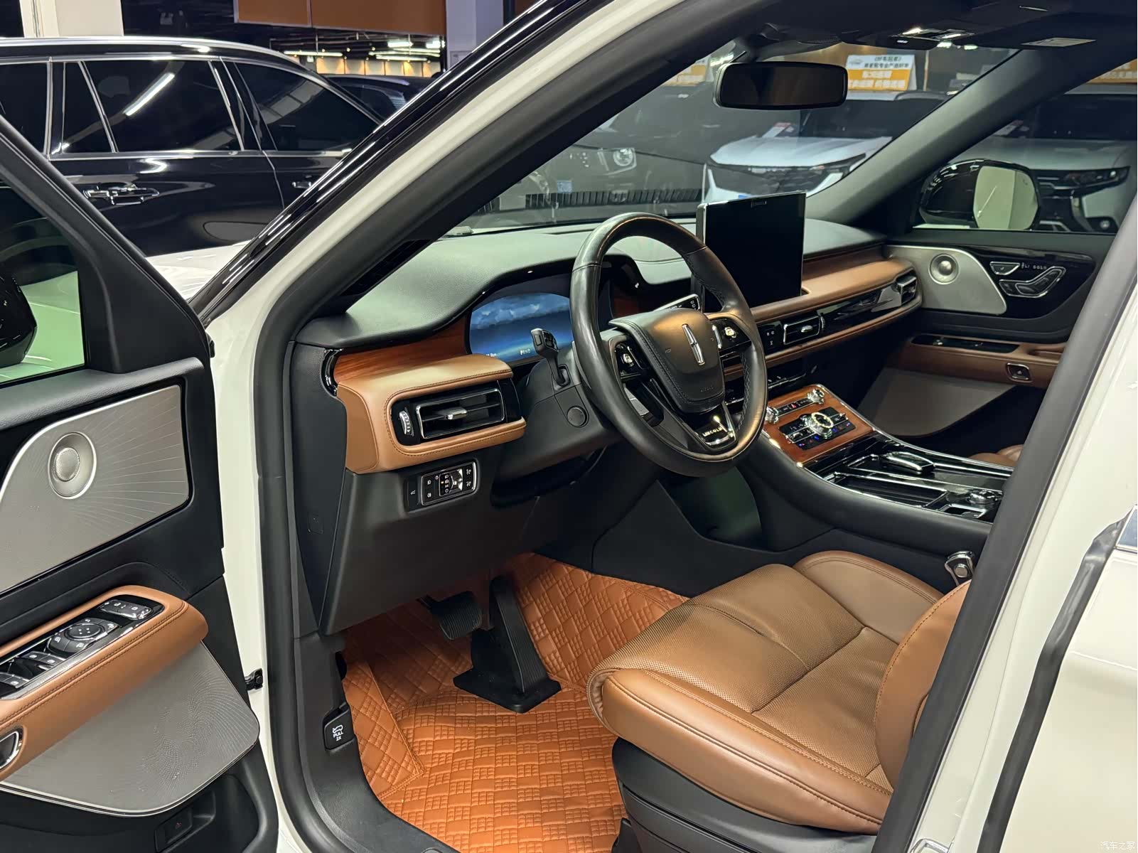Lincoln Aviator, 2022 7