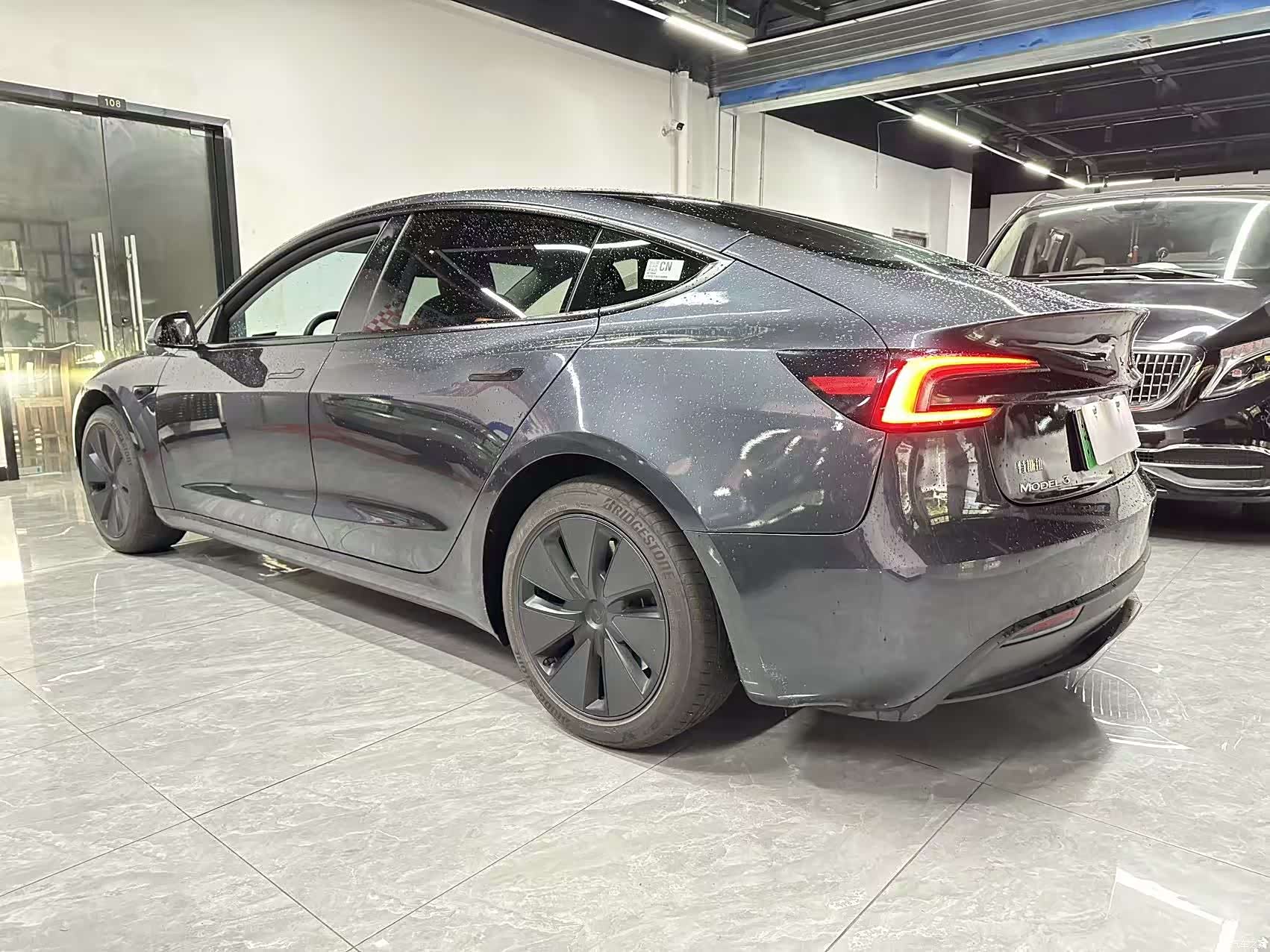 Tesla Model 3, 2025 9