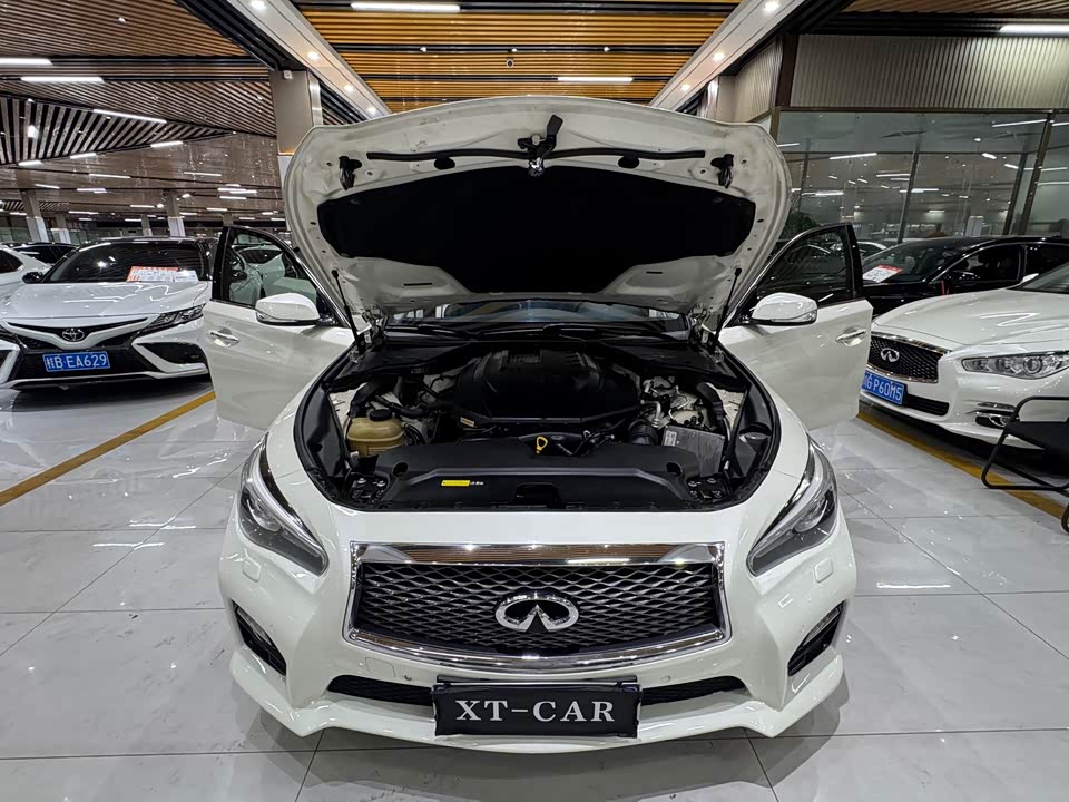 Infiniti Q50L