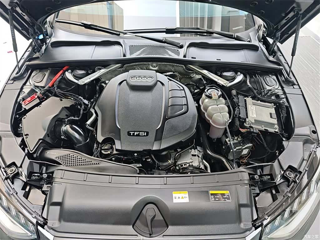 Audi A4L, 2022 8