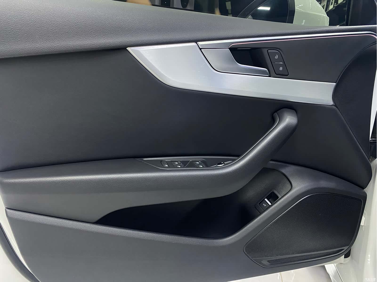 Audi A4L, 2021 7