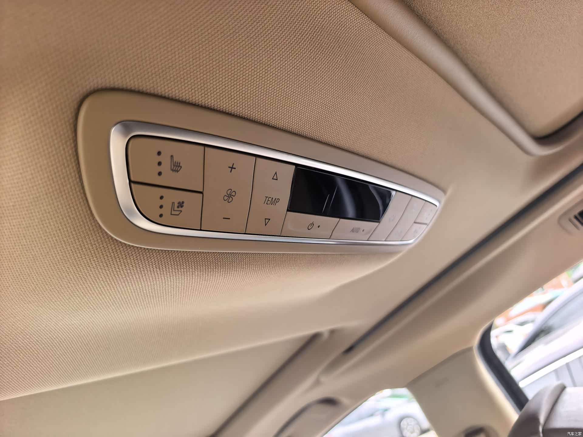 Buick GL8, 2020 9