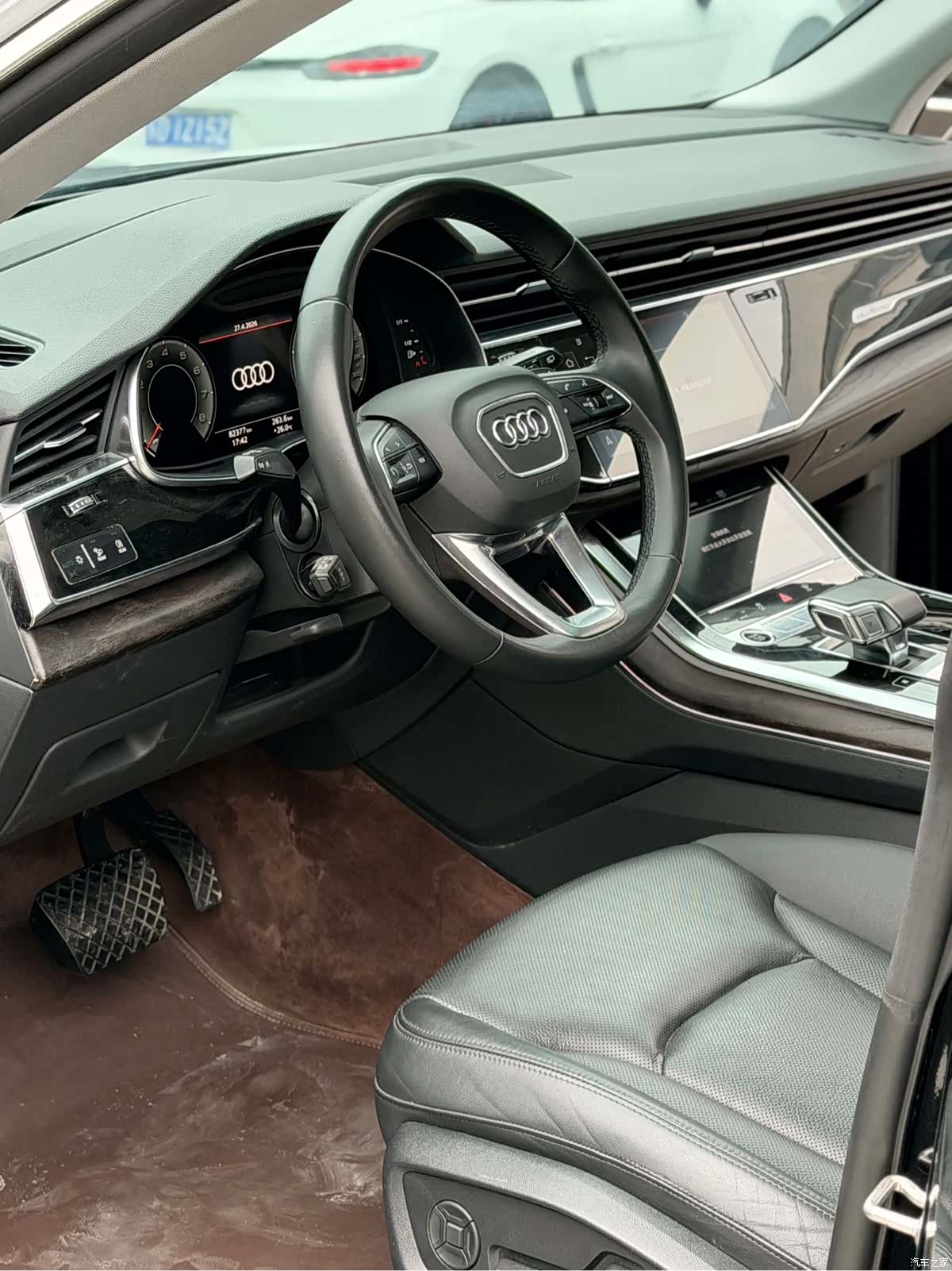 Audi Q8, 2023 3