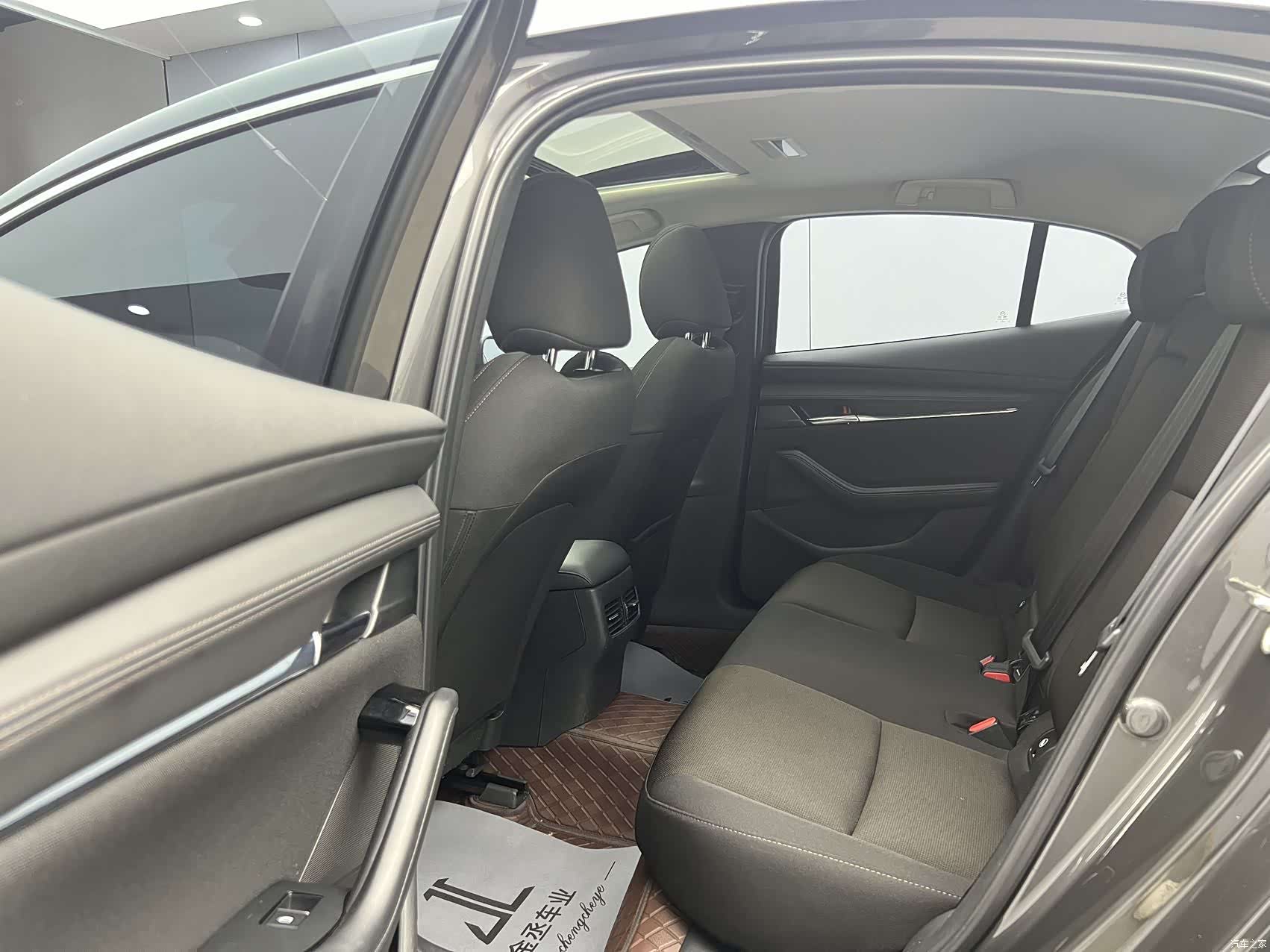 Mazda Mazda3, 2023 8