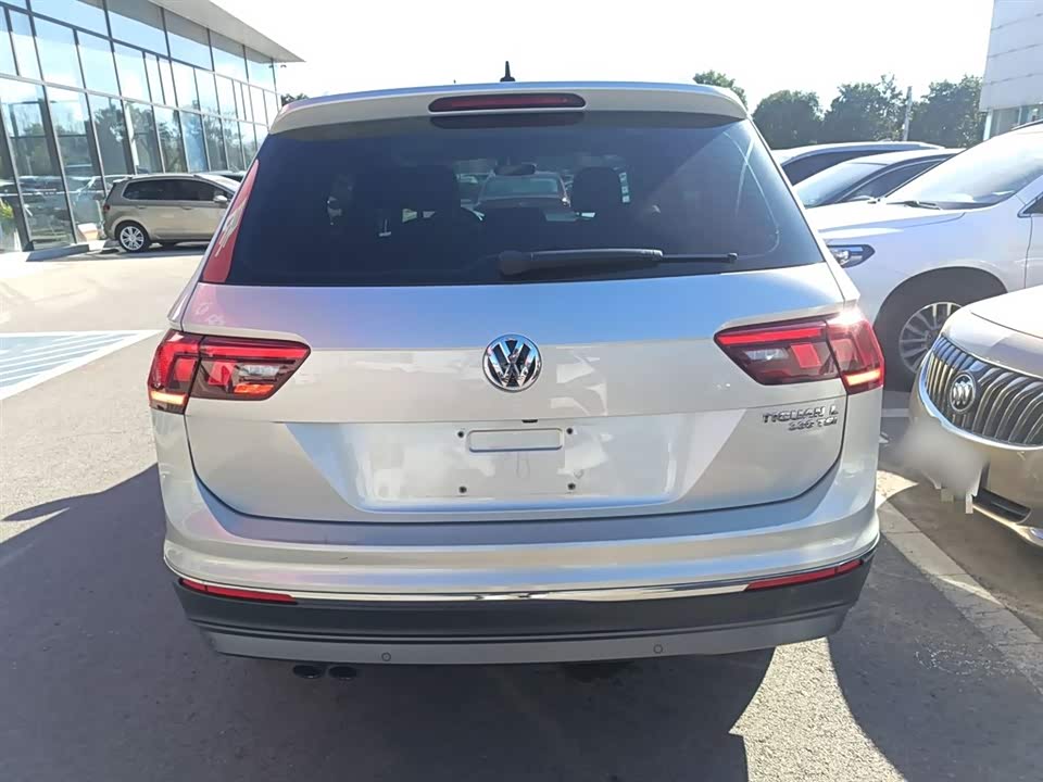 Volkswagen Tiguan L