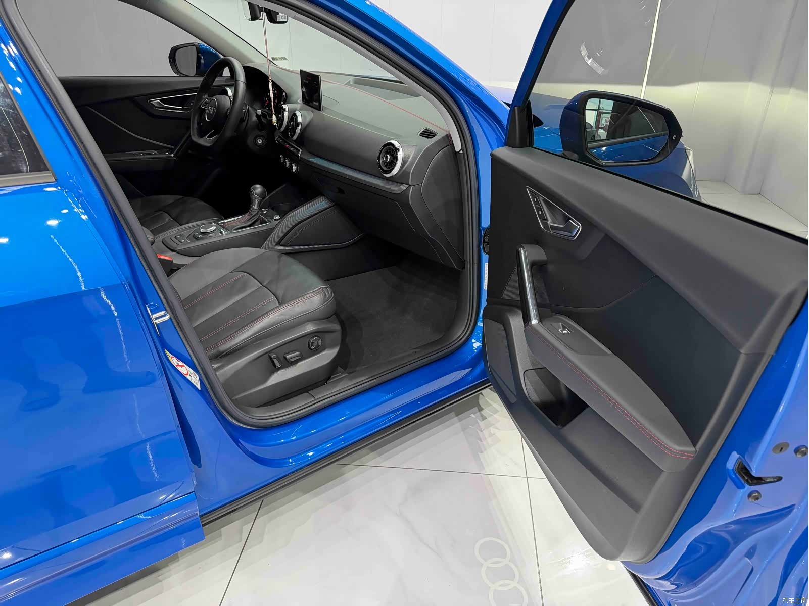 Audi Q2L, 2023 17