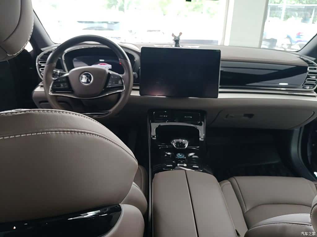 BYD Han, 2023 10