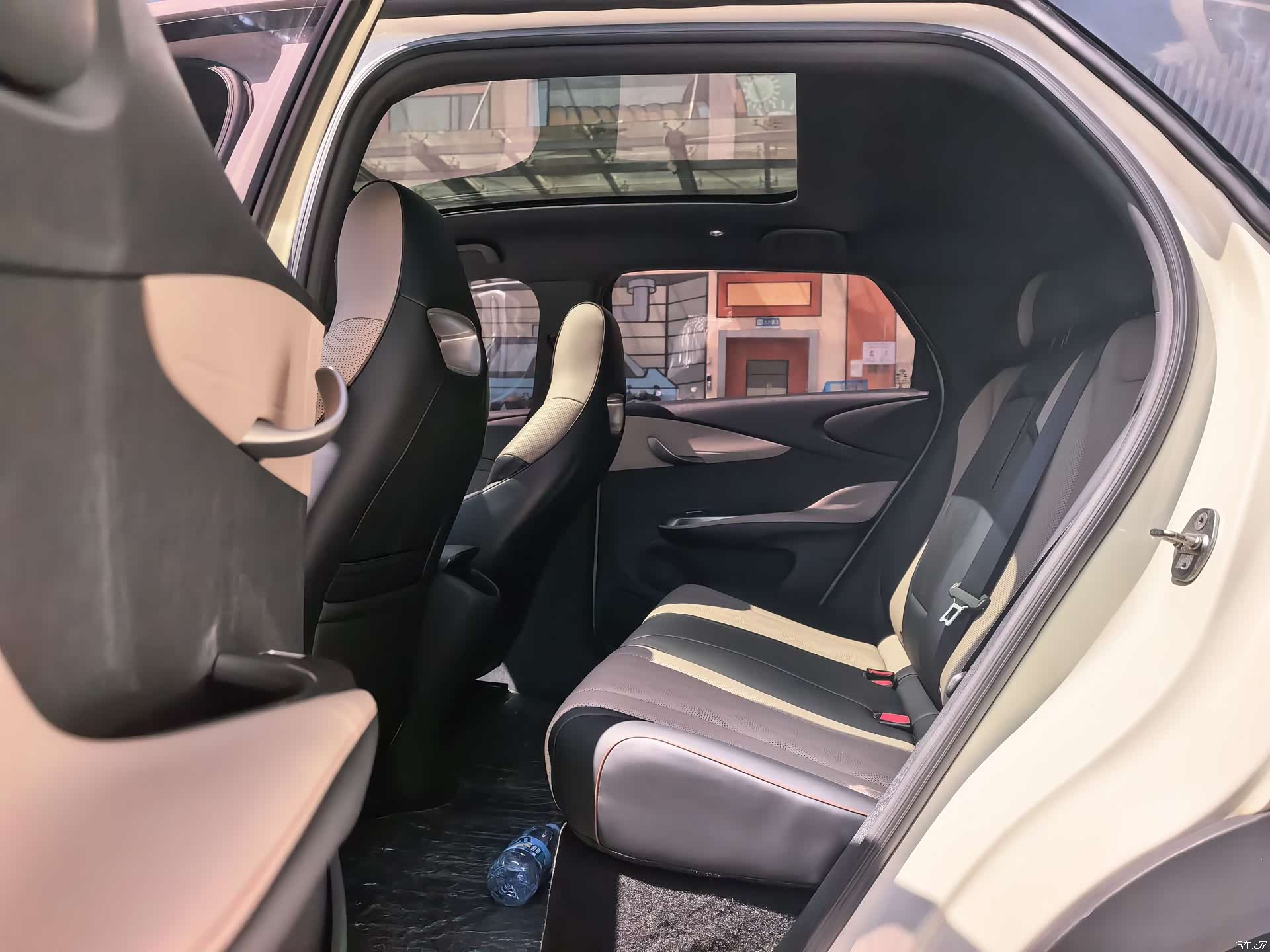 BYD Dolphin, 2023 14