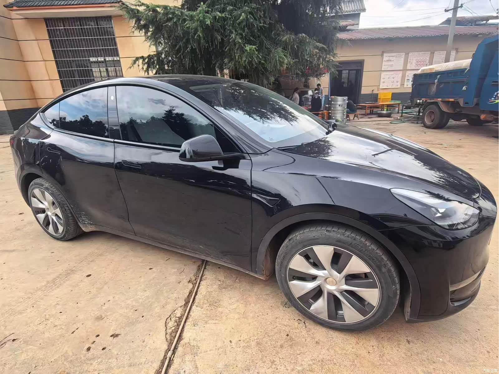 Tesla Model Y, 2021 3