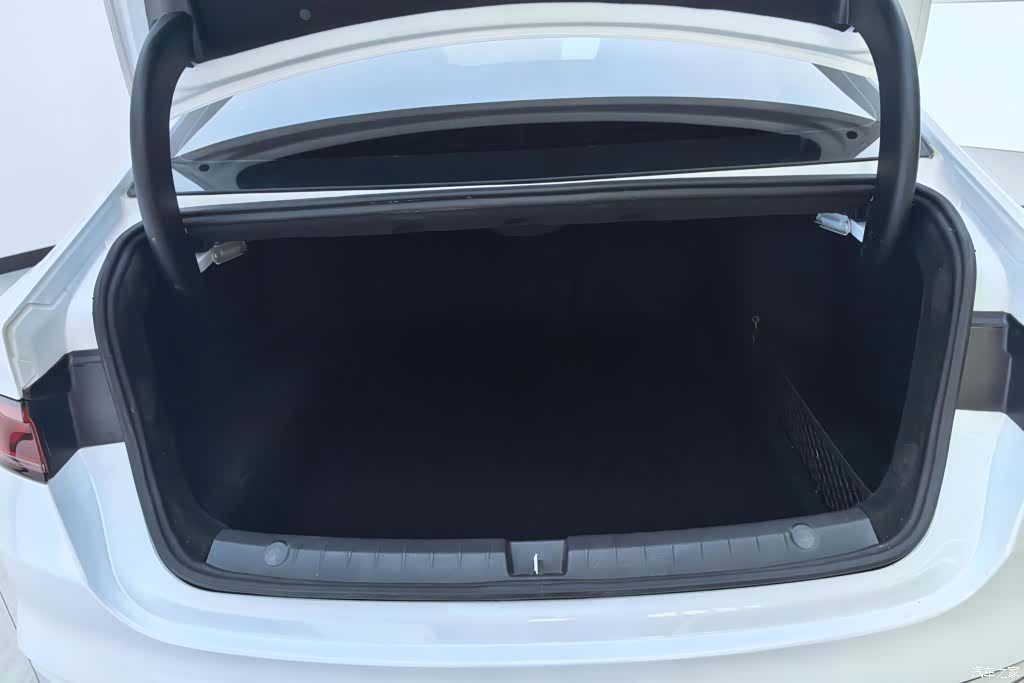 BYD ń PLUS, 2022 4