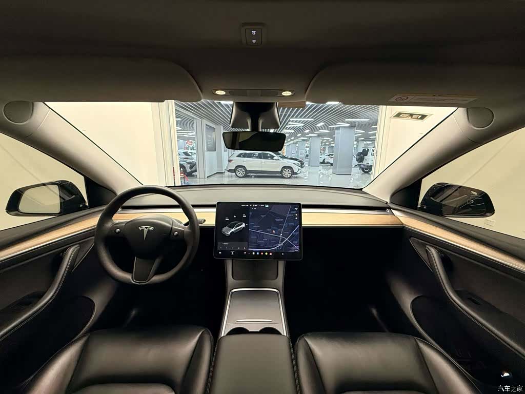 Tesla Model Y, 2021 4