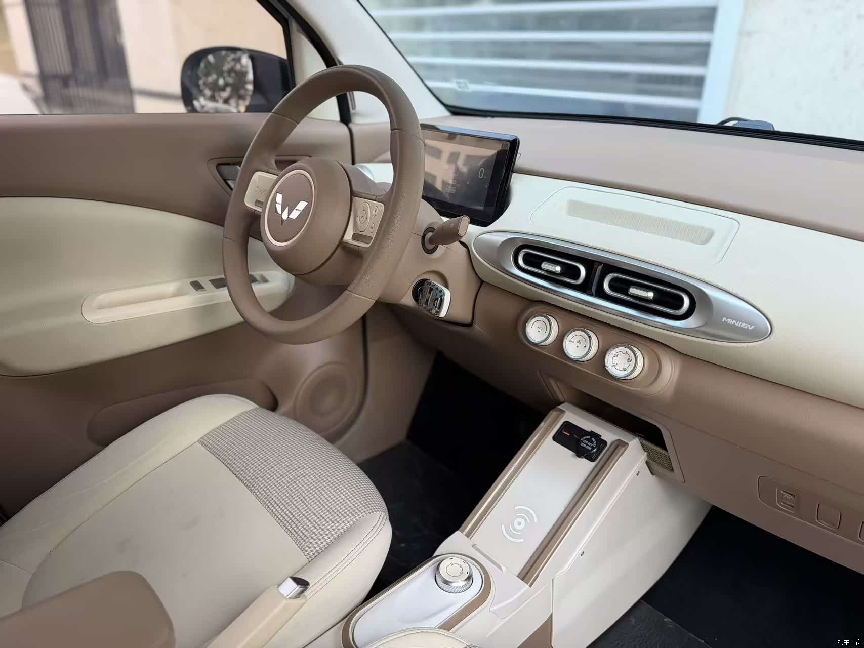 Wuling MINIEV, 2025 4