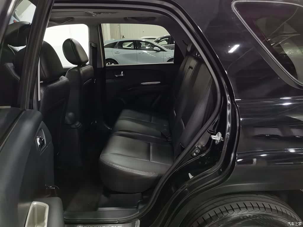 Kia GLS, 2013 15