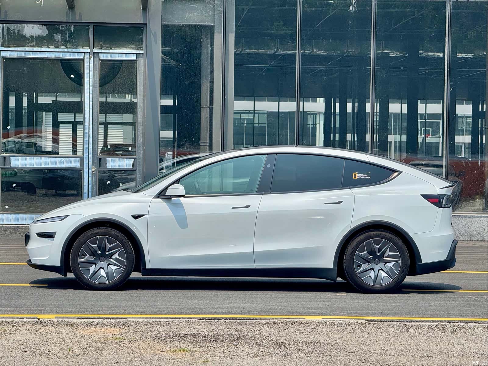 Tesla Model Y, 2025 2