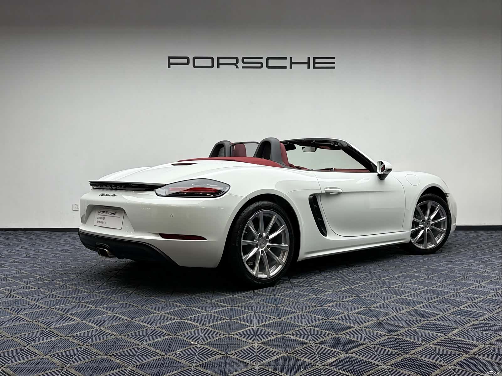 Porsche Boxster, 2026 2