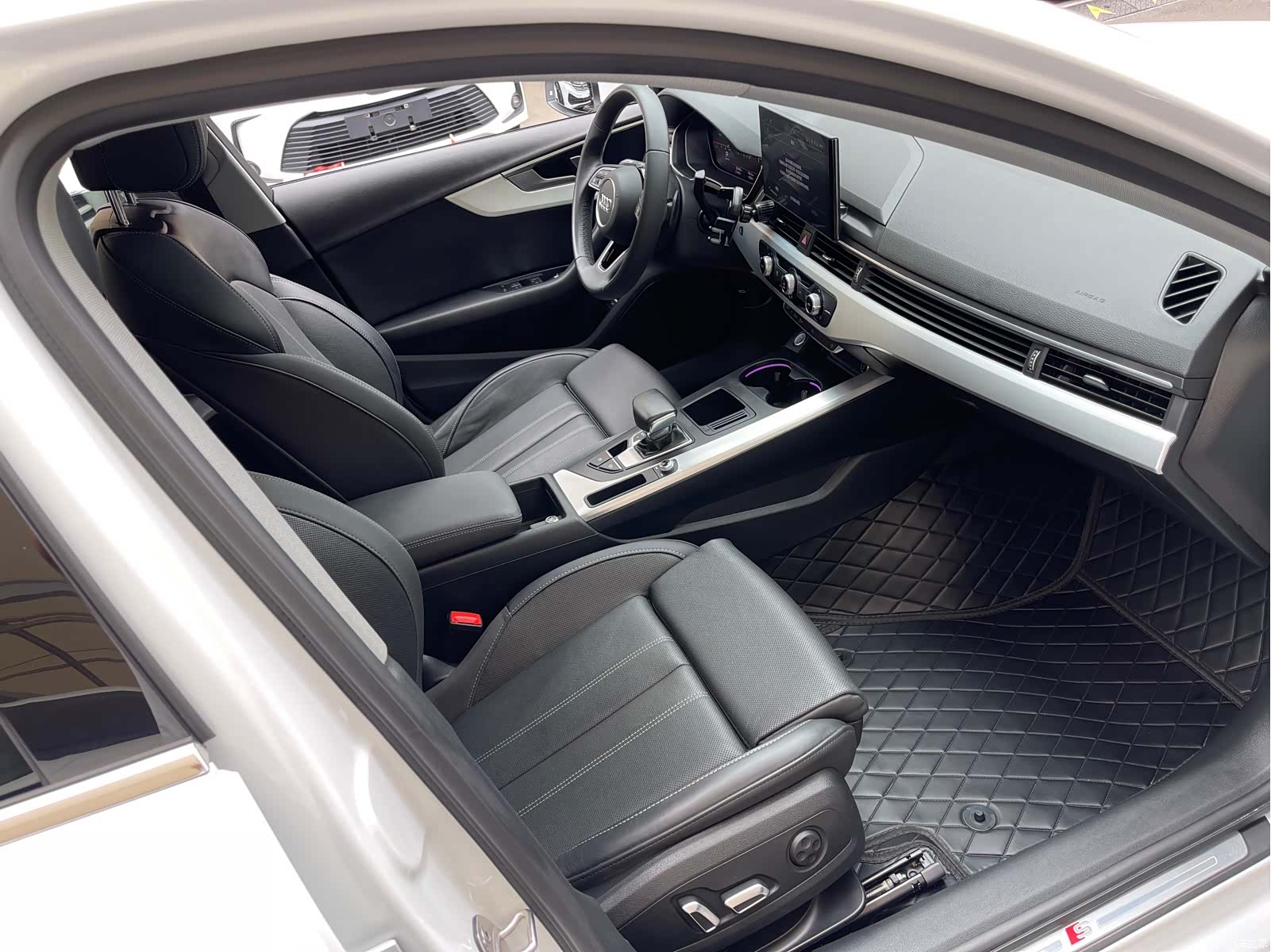 Audi A4L, 2024 9