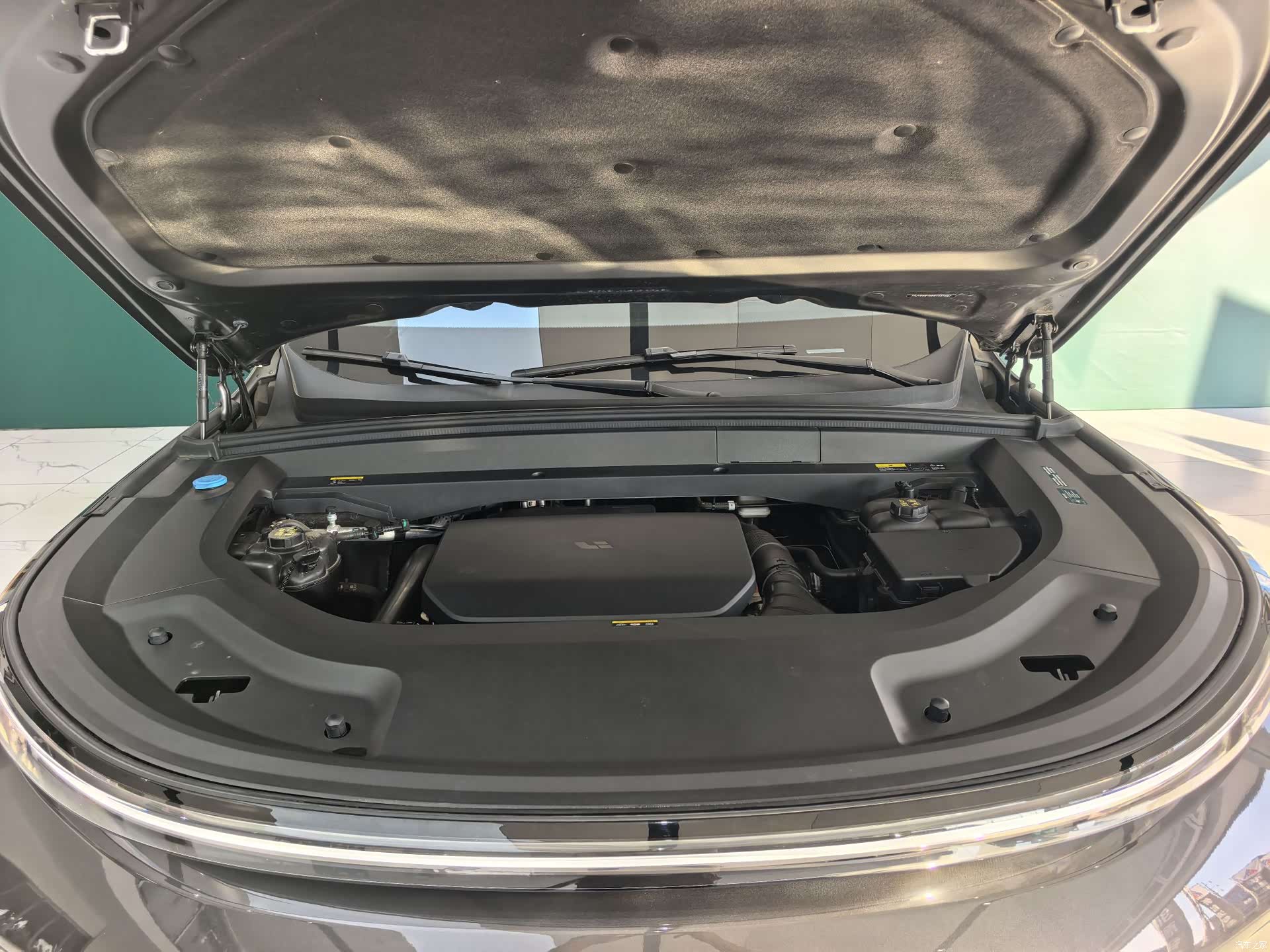 Li Auto L8, 2025 10