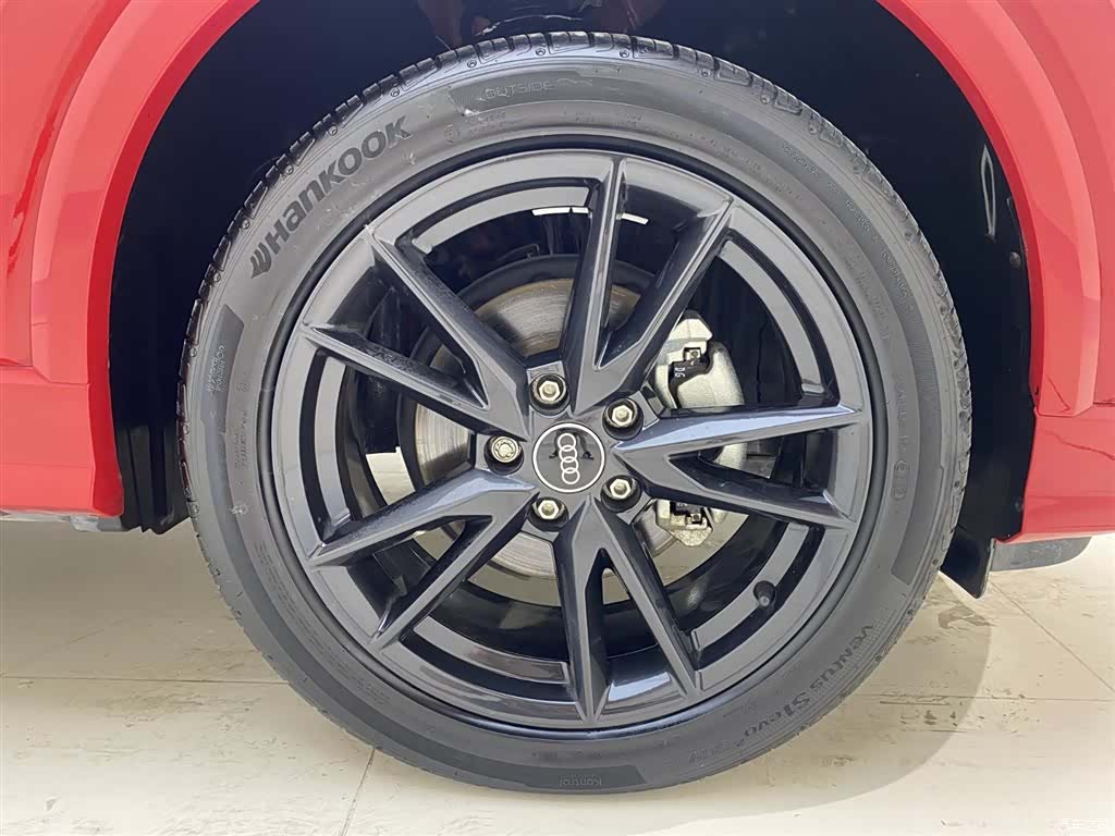 Audi Q2L, 2023 13