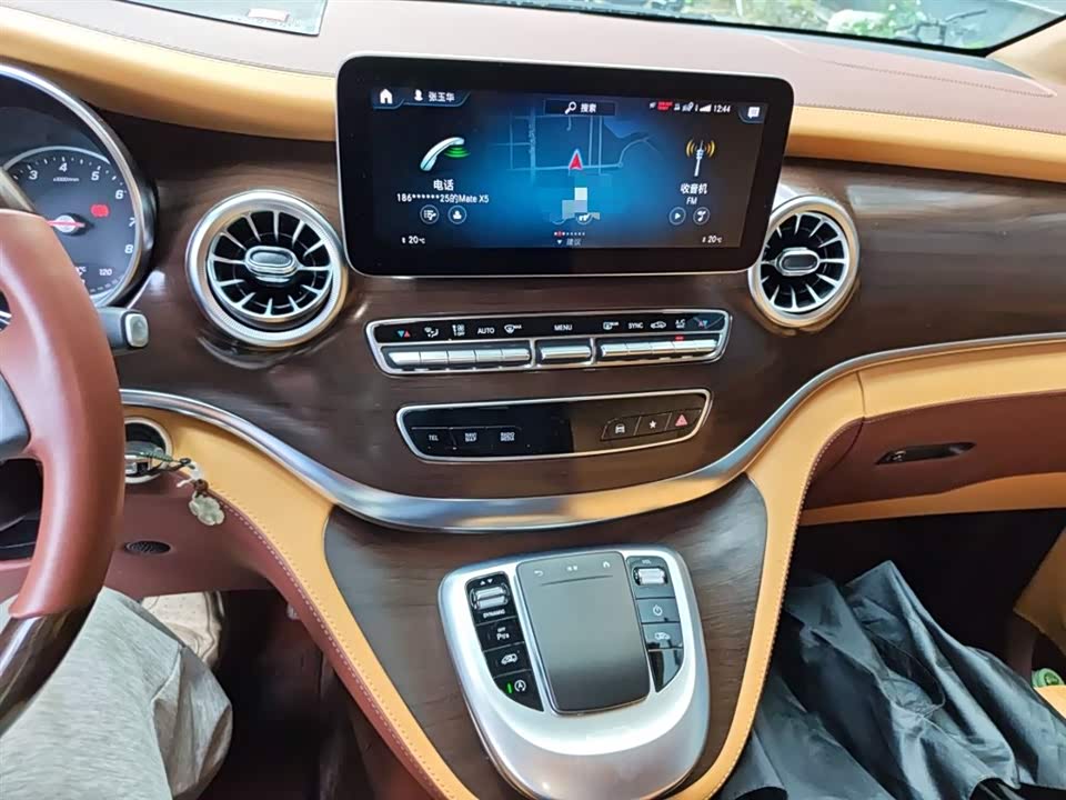 Mercedes-Benz V-class