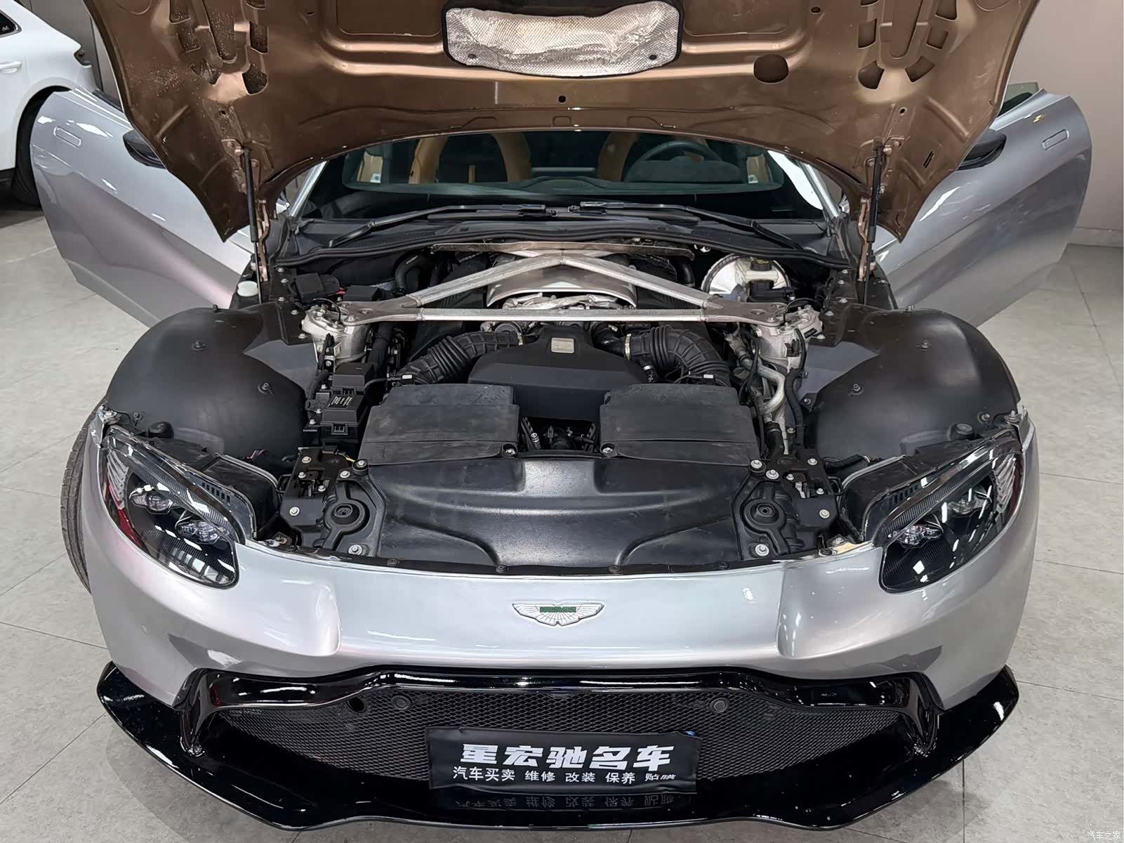 Aston Martin Vantage, 2019 9
