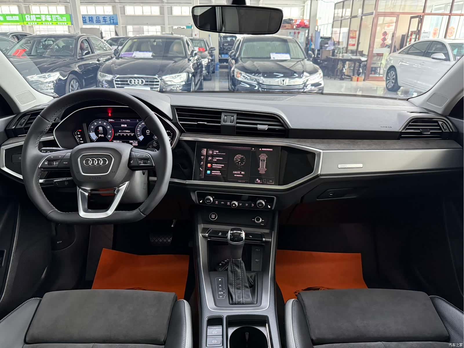 Audi Q3, 2022 все фото