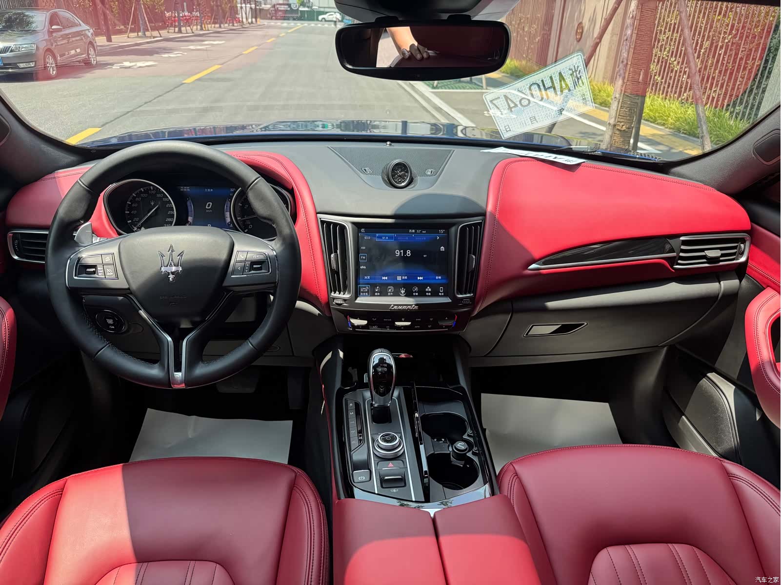 Maserati Levante, 2017 все фото