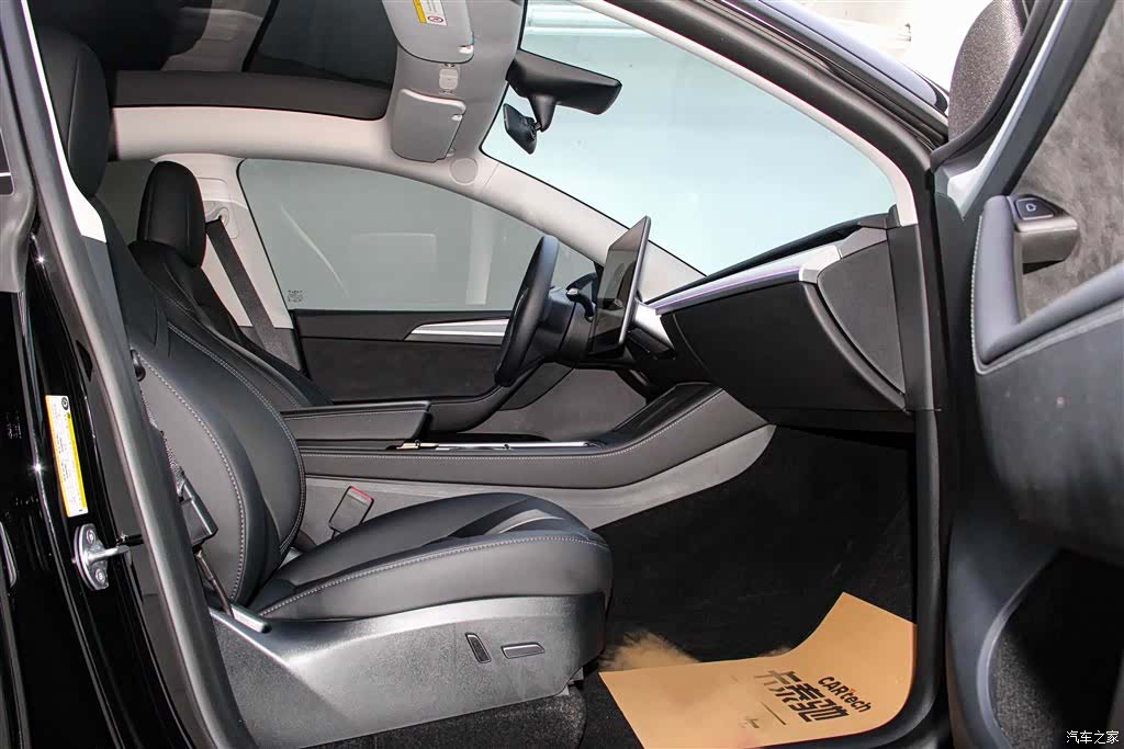 Tesla Model Y, 2024 20