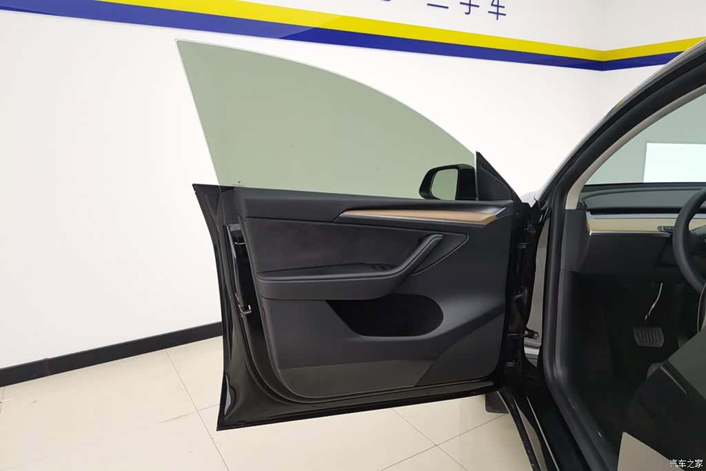 Tesla Model Y, 2022 7