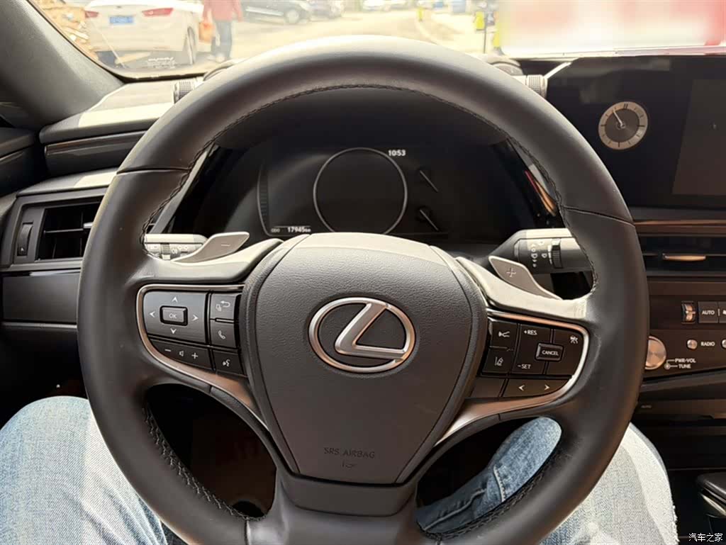 Lexus ES, 2022 14