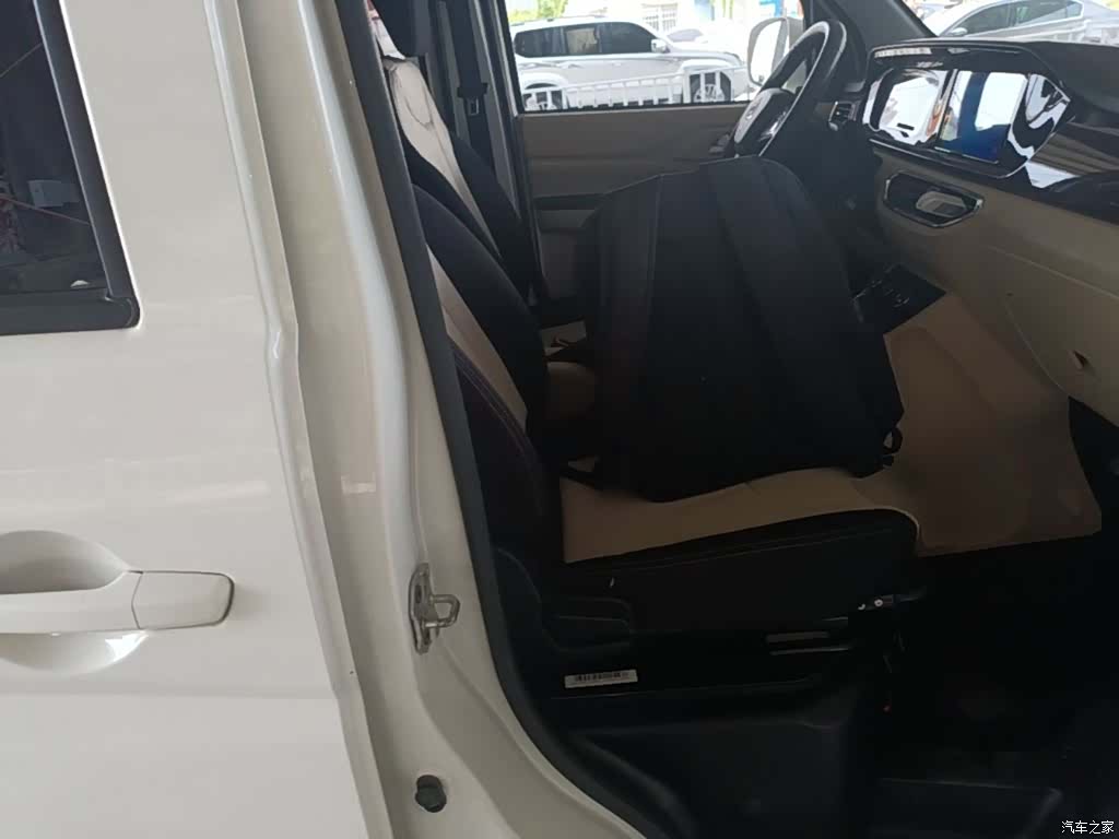 Changan V5, 2025 25