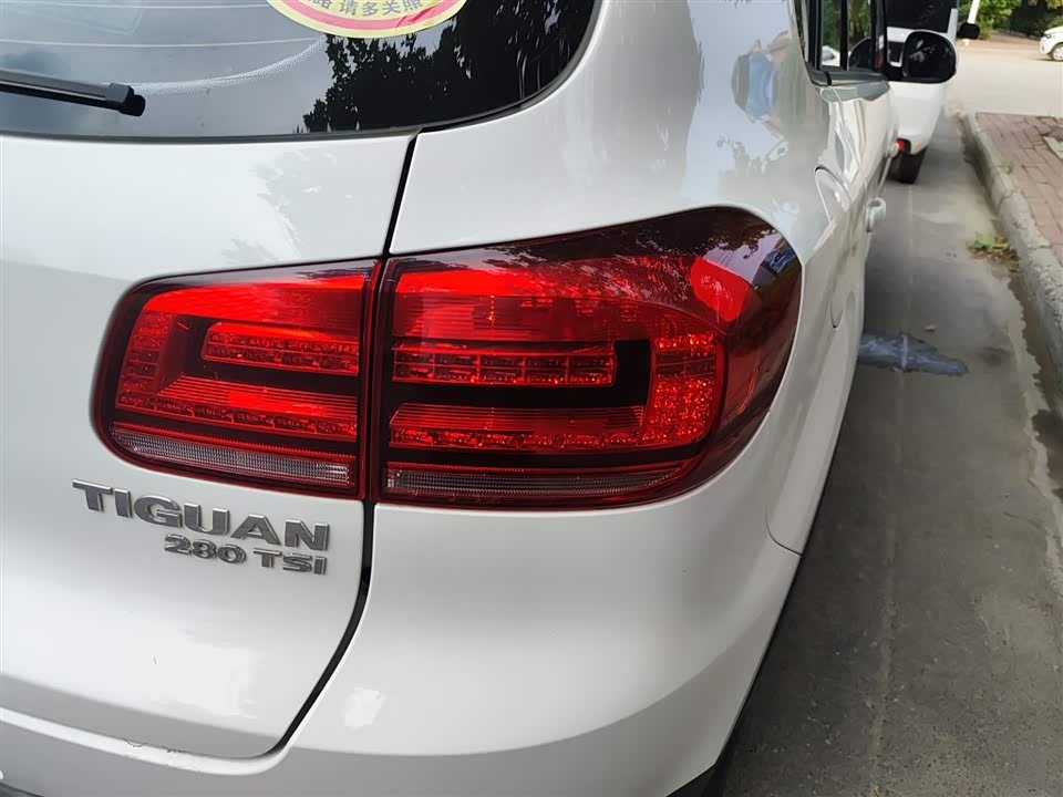 Volkswagen Tiguan Volkswagen Tiguan