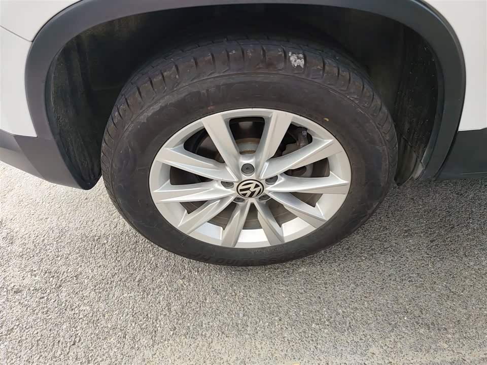 Volkswagen Tiguan Volkswagen Tiguan