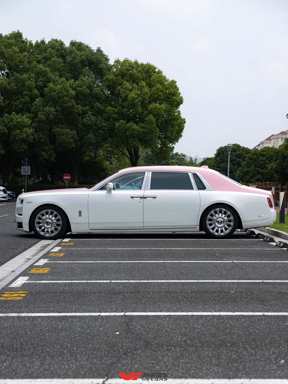 Rolls-Royce Phantom, 2022 7