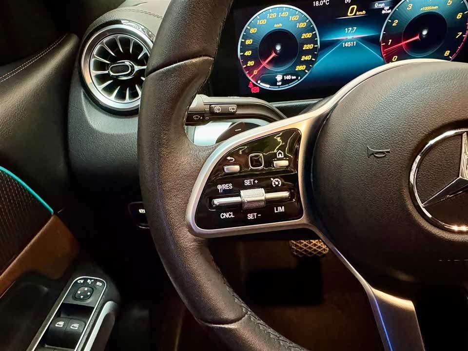 Mercedes-Benz GLB Mercedes-Benz GLB