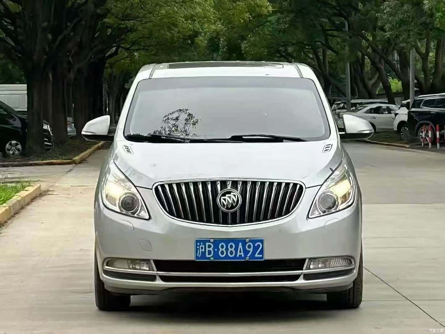 Buick GL8, 2017 1