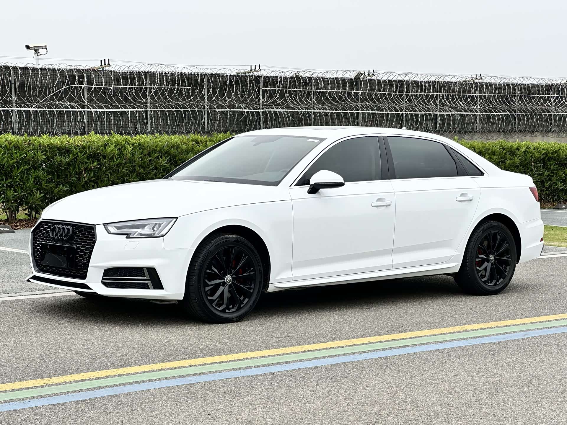 Audi A4L, 2019 1