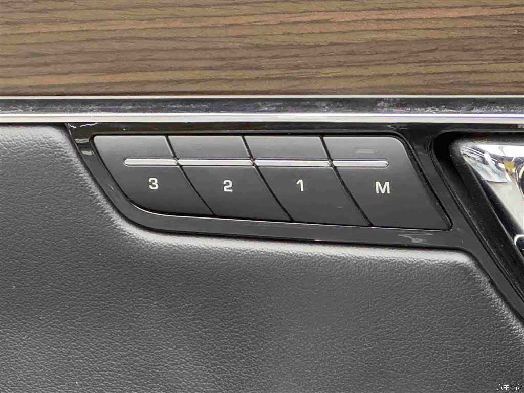 Jaguar XJ, 2015 14