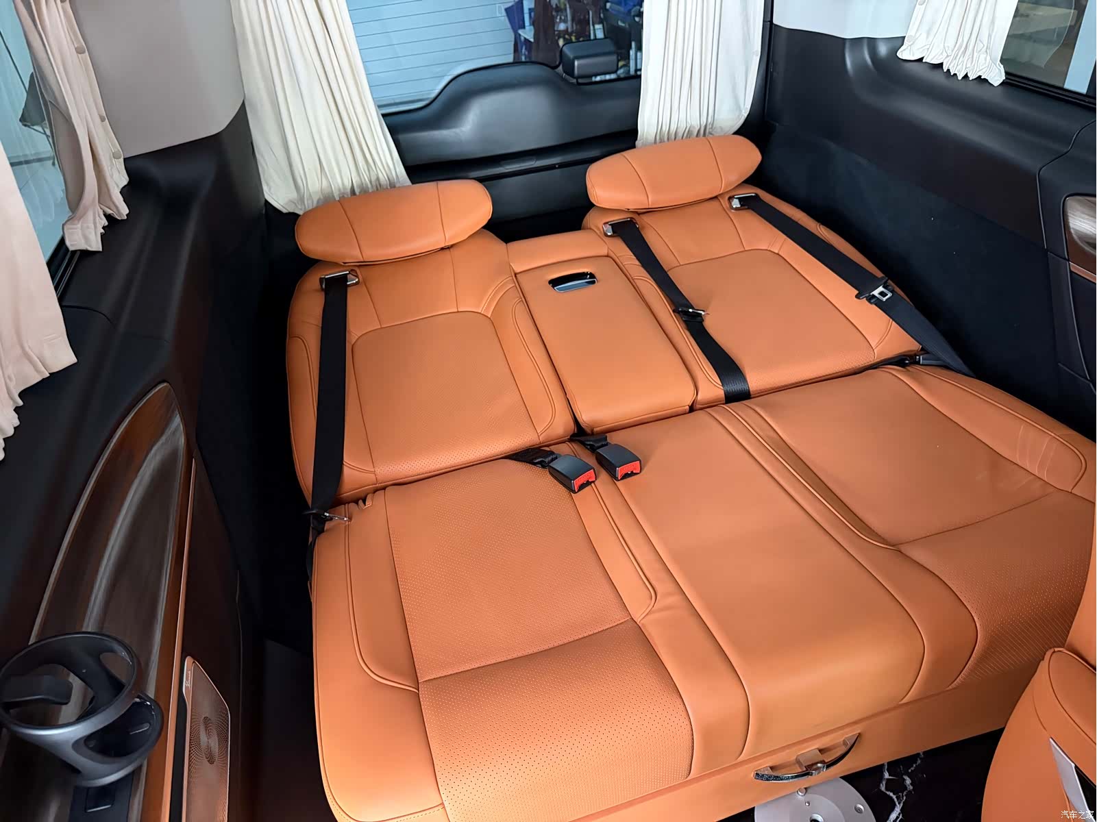 Mercedes-Benz V-Class, 2023 8