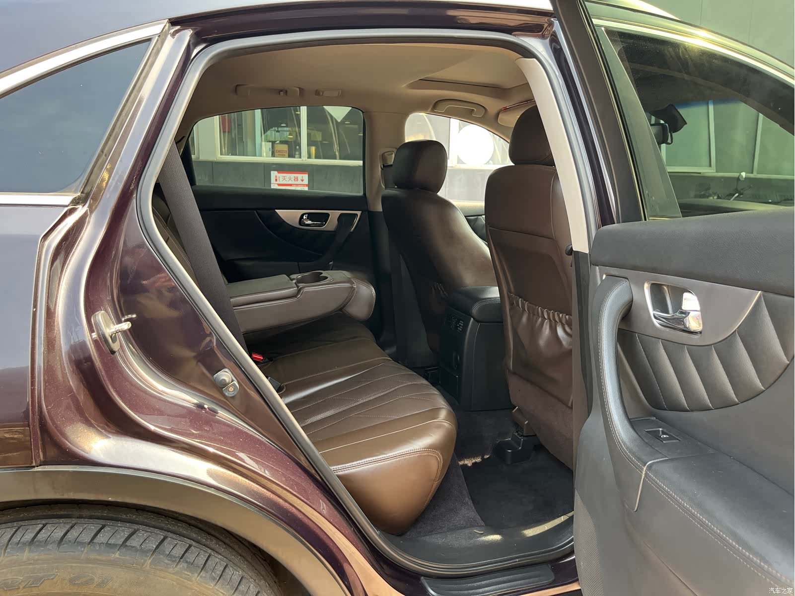 Infiniti FX35, 2012 26