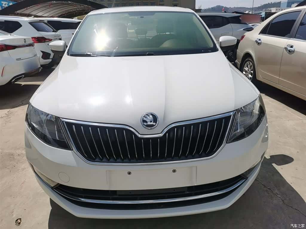 Skoda Rapid, 2021 3