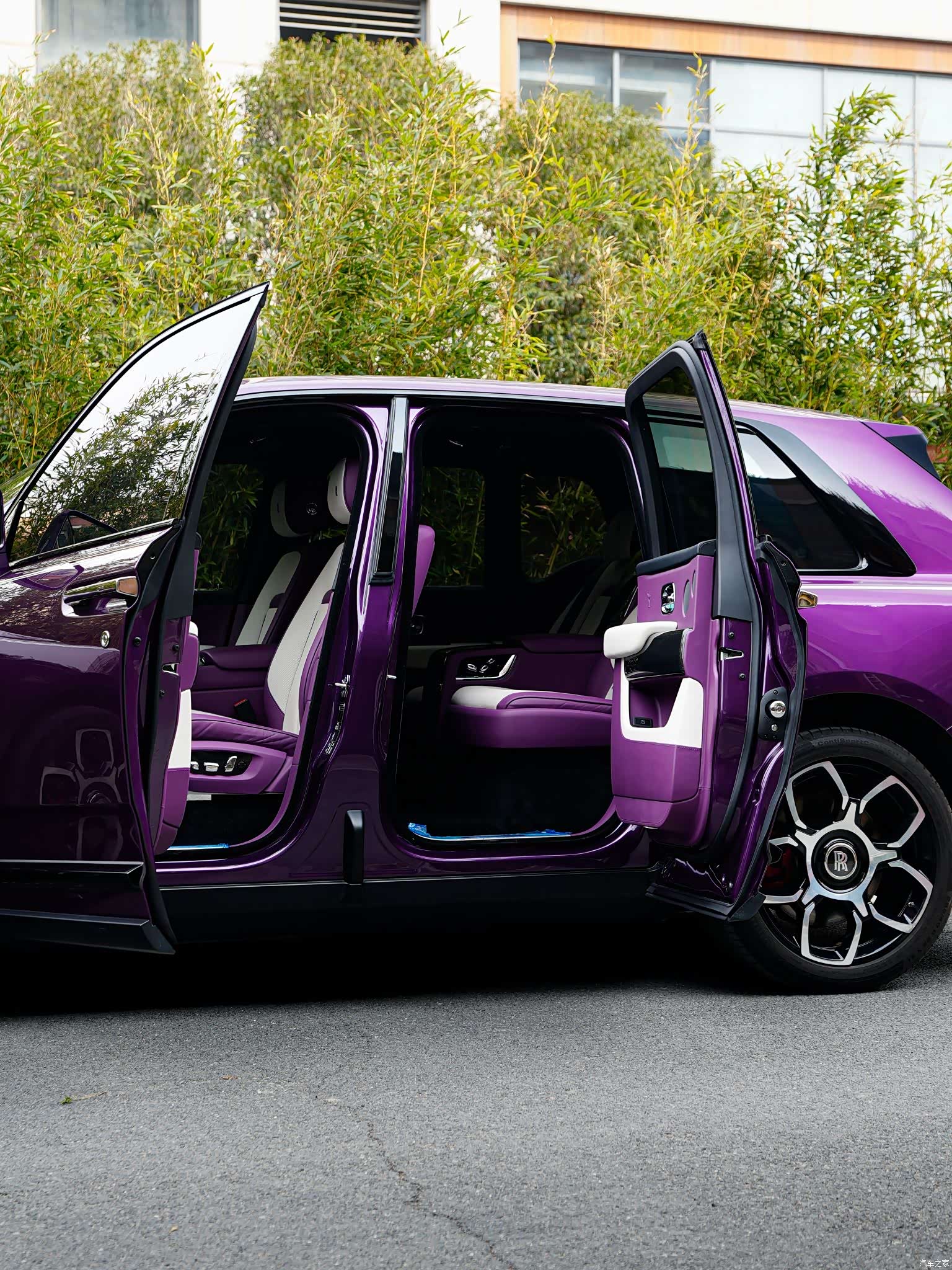 Rolls-Royce Cullinan, 2022 9
