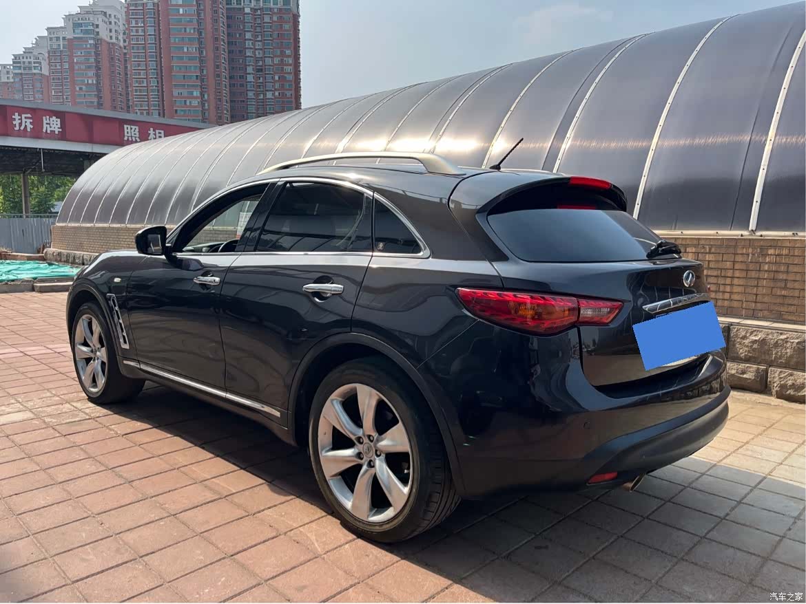 Infiniti FX35, 2012 6