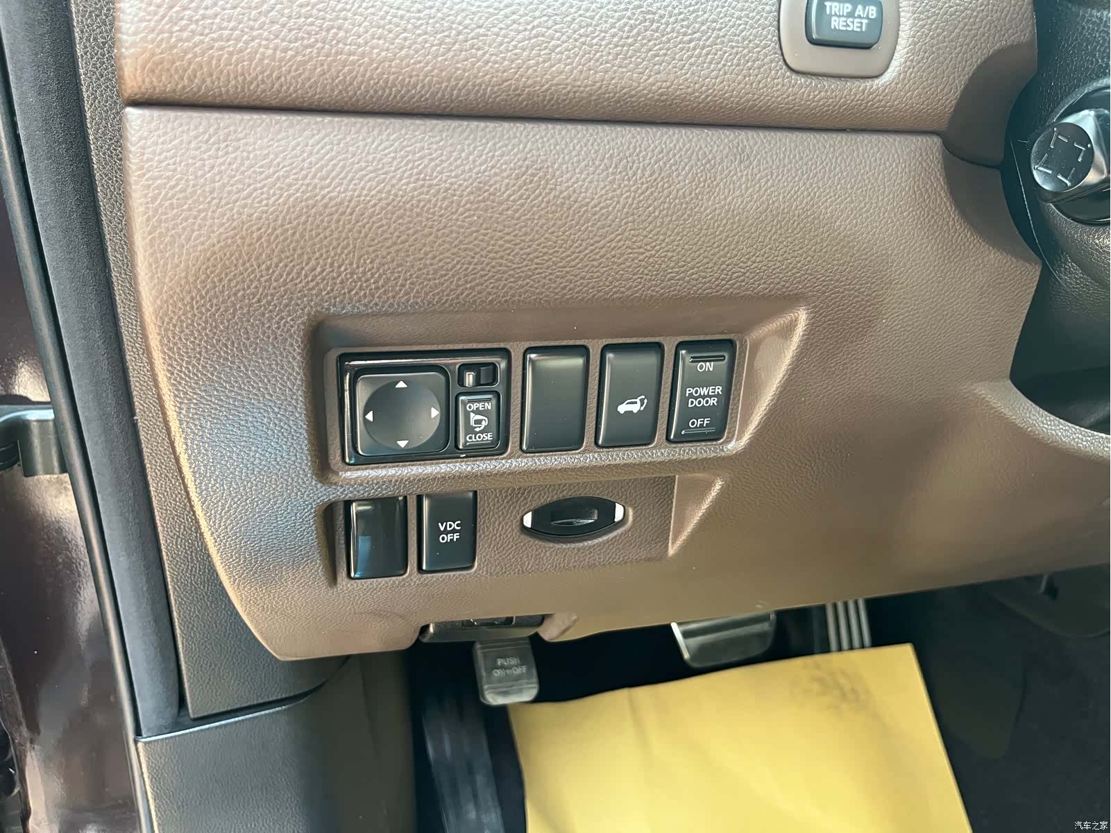 Infiniti FX35, 2012 13