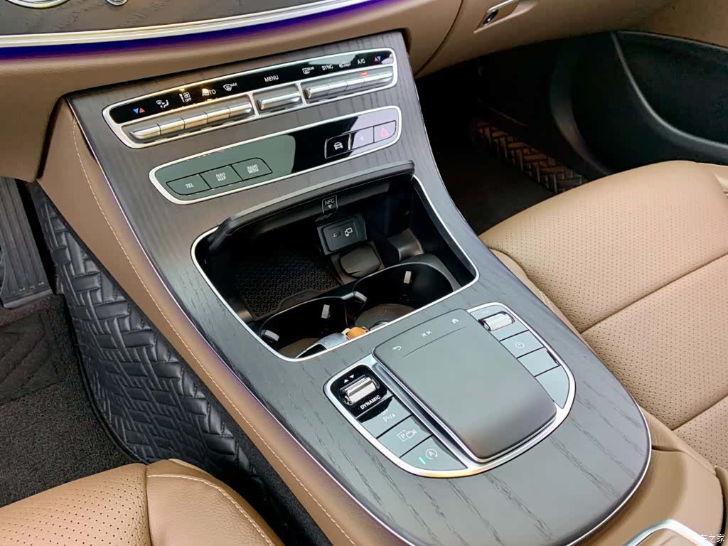 Mercedes-Benz E-Class, 2023 21