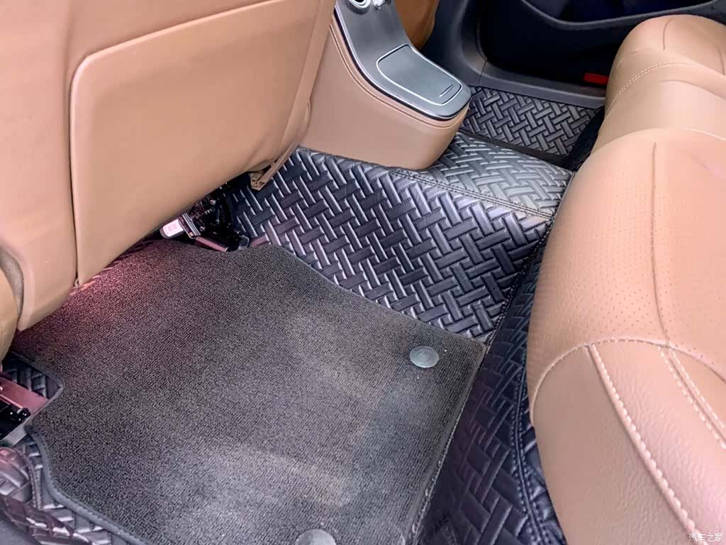 Mercedes-Benz E-Class, 2023 25