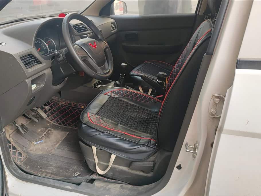 Wuling Wuling Hongguang PLUS